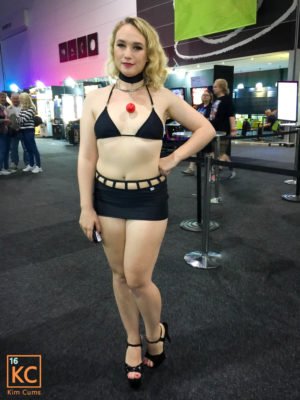 KimCums-The-mange-Outfits-of-Kim-at-Sexpo_062445.jpg